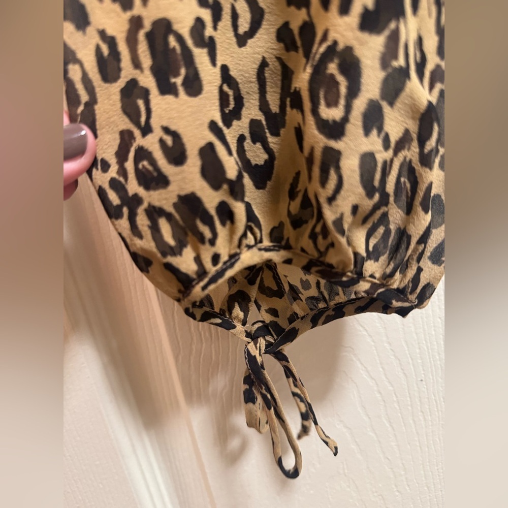 Express Vintage 90’s Leopard Print 100% Silk Blouse - Picture 6 of 9